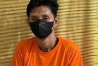 Satu dari dua pria yang diduga sebagai pengedar sabu di wilayah hukum Polres Binjai.