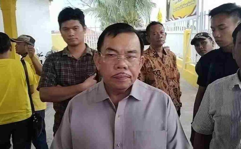 Anggota Komisi III DPR RI, Mangihut Sinaga, saat diwawancarai di Rumah Aspirasinya di Kabupaten Simalungun.
