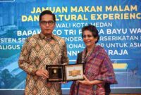 Wali Kota Medan Rico Waas memaparkan strategi pembangunan kota berkelanjutan dan progres proyek PSEL kepada delegasi UNDP di Medan.
