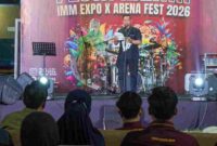 Wali Kota Medan Rico Waas mengapresiasi kreativitas dan sikap kritis mahasiswa saat menutup IMM Expo & Arena Fest 2026 di Lapangan Pertiwi Medan.