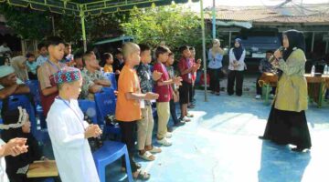 Wakil Wali Kota Pematangsiantar Herlina membuka Khitanan Massal Gratis STM Babuttaqwa yang diikuti 21 anak di Masjid Babuttaqwa.
