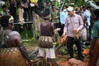 Wakil Presiden Republik Indonesia Gibran Rakabuming Raka meninjau langsung Sekolah Lapang Sagu Keuskupan Agats yang berlokasi di Kampung Yepem, Kabupaten Asmat, Papua Selatan, pada Minggu (21/06/2026)