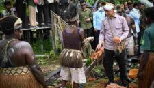 Wakil Presiden Republik Indonesia Gibran Rakabuming Raka meninjau langsung Sekolah Lapang Sagu Keuskupan Agats yang berlokasi di Kampung Yepem, Kabupaten Asmat, Papua Selatan, pada Minggu (21/06/2026)