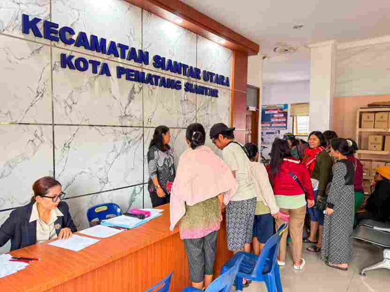 Pemko Pematangsiantar melalui Dinsos P3A memberikan layanan dukungan psikososial kepada korban kebakaran Pasar Dwikora.