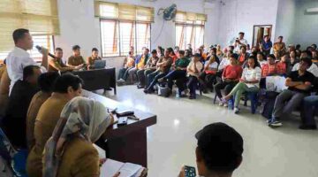 Pemerintah Kota (Pemko) Pematangsiantar menggelar pertemuan dengan ratusan pedagang yang terdampak kebakaran Pasar Dwikora di Kantor Camat Siantar Utara, Jalan Patuan Anggi, Kelurahan Sukadame, pada Senin (22/06/2026).