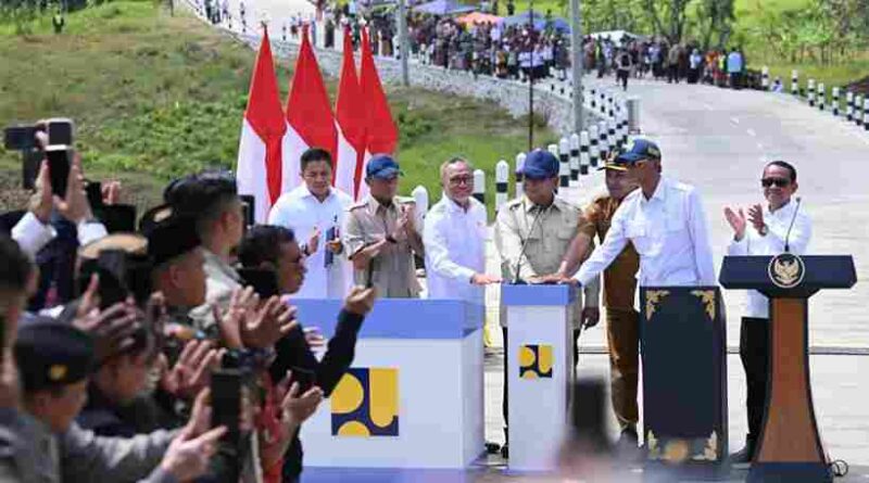 Presiden Prabowo Subianto meresmikan ruas jalan sepanjang 1.151 kilometer yang tersebar di seluruh Indonesia dan menjadi bagian dari pelaksanaan Instruksi Presiden Jalan Daerah (IJD), dalam kunjungan kerja ke Kabupaten Sampang, Provinsi Jawa Timur, pada Selasa, 23 Juni 2026.