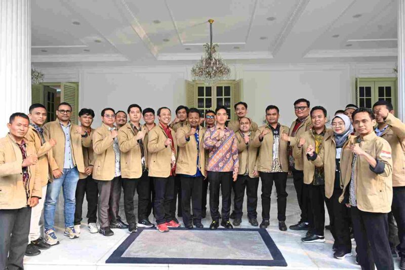 Wapres Gibran menerima IKA BEM Nusantara.