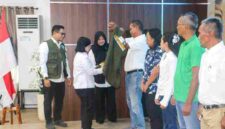 Pemko Pematangsiantar mengukuhkan kader lingkungan hidup.