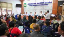Wesly Silalahi Salurkan Bantuan Rp 10 Juta per Kios untuk Pedagang Korban Kebakaran Pasar Dwikora