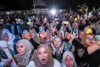 Suasana acara penutupan Festival Anak Sholeh Indonesia (FASI) XIII Tingkat Provinsi Sumatera Utara yang berlangsung di Lapangan Adam Malik, Kota Pematangsiantar, Rabu (24/6/2026) malam.