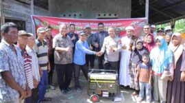 Bupati Asahan Taufik Zainal Abidin, S.Sos., M.Si., bersama Kapolres Asahan AKBP Revi Nurvelani, S.H., S.I.K., M.H., meninjau langsung kondisi Dusun VIII, Desa Pertahanan, Kecamatan Sei Kepayang, yang hingga kini belum terjangkau jaringan listrik PLN, Kamis (25/6/2026).