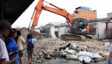 Pemko Pematangsiantar Mulai Robohkan Bangunan Pasar Dwikora Pascakebakaran