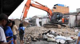 Pemko Pematangsiantar Mulai Robohkan Bangunan Pasar Dwikora Pascakebakaran