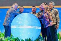 Presiden Prabowo ajak akademisi hadirkan inovasi bagi Indonesia dan apresiasi kemajuan mobil nasional saat buka KSTI 2026 di Jakarta.