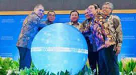 Presiden Prabowo ajak akademisi hadirkan inovasi bagi Indonesia dan apresiasi kemajuan mobil nasional saat buka KSTI 2026 di Jakarta.