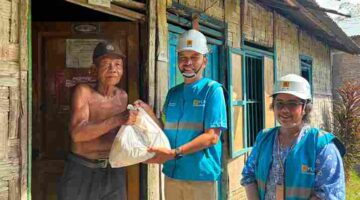 Penyaluran Paket Sembako oleh PT PLN (Persero) Unit Pelaksana Pelayanan Pelanggan (UP3) Pematangsiantar.