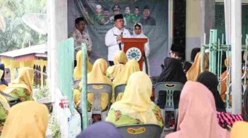 Wali Kota Pematangsiantar Wesly Silalahi meresmikan Musholla Muslimat Tomuan.