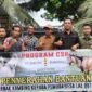 PT Socfindo Kebun Lae Butar menyalurkan 10 ekor kambing kepada pemuda Desa Lae Butar, Aceh Singkil, melalui program CSR untuk mendukung usaha peternakan.