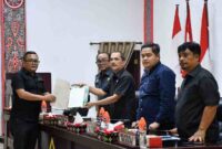 Pemkab Samosir dan DPRD menetapkan 11 Propemperda Tahun 2026.