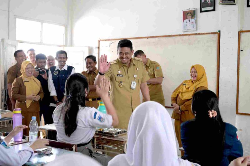 Bobby Nasution membuka MPLS 2026 se-Sumut di Binjai dan mengajak peserta didik menghormati guru, orang tua, serta menciptakan sekolah yang bebas kekerasan.