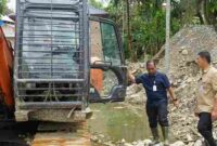 Tim Terpadu Pemprov Sumut menghentikan aktivitas tambang emas tanpa izin di Kotanopan, Mandailing Natal.