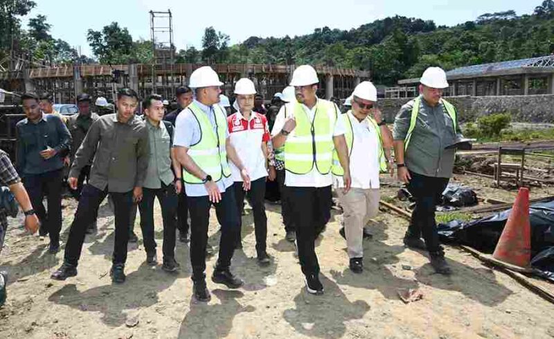 kunjungan Gubernur Sumatera Utara Muhammad Bobby Afif Nasution ke SMA Negeri Unggulan Sukma Nias di Kota Gunungsitoli, Kamis (16/7/2026).