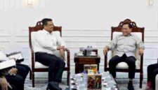 Gubernur Sumatera Utara (Sumut) Bobby Nasution menerima kunjungan Ketua Umum Persatuan Bolavoli Seluruh Indonesia (PBVSI) Imam Sudjarwo di ruang kerja Kantor Gubernur Sumut Jalan Diponegoro Kota Medan, Kamis (30/7/2026).