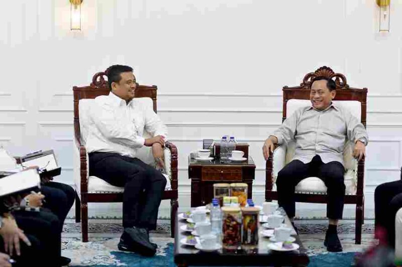 Gubernur Sumatera Utara (Sumut) Bobby Nasution menerima kunjungan Ketua Umum Persatuan Bolavoli Seluruh Indonesia (PBVSI) Imam Sudjarwo di ruang kerja Kantor Gubernur Sumut Jalan Diponegoro Kota Medan, Kamis (30/7/2026).