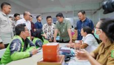 Gubernur Sumatera Utara Muhammad Bobby Afif Nasution saat meninjau kegiatan CKG yang digelar PT GoTo bersama Kementerian Kesehatan, Pemerintah Kota Medan, dan Dinas Kesehatan Provinsi Sumatera Utara di Kantor Gojek, Kompleks CBD Polonia, Kota Medan, pada Selasa (28/7/2026).
