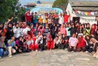 Salah satu rangkaian dalam senam sehat di Griya Setu Permai 3, Desa Ciledug, Kabupaten Bekasi.