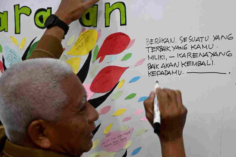 Wagub Sumut Surya memotivasi anak-anak Asrama Dinsos Gunungsitoli