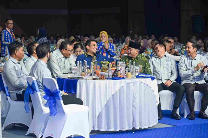 Gubernur Sumut Bobby Nasution menghadiri Welcome Dinner Peringatan HUT ke 26 Asosiasi Pemerintah Kabupaten Seluruh Indonesia (APKASI) sekaligus Peringatan HUT ke 80 Kabupaten Deliserdang yang diselenggarakan di Graha Bhineka Perkasa Jaya, Lubukpakam, Kabupaten Deliserdang, Rabu malam (1/7/2026). 