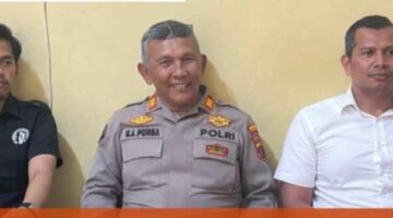 AKP. Verry Purba, Kasi Humas Polres Simalungun (tengah)