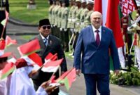 Presiden Prabowo Subianto menyambut kedatangan Presiden Republik Belarus Aleksandr Lukashenko dalam rangka kunjungan kenegaraan di Istana Merdeka, Jakarta, pada Kamis, 2 Juli 2026. Foto: BPMI Setpres