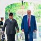 Presiden Prabowo Subianto dan Presiden Aleksandr Lukashenko berjalan bersama dalam rangkaian upacara penyambutan kenegaraan di Istana Merdeka, Jakarta, pada Kamis, 2 Juli 2026. Foto: BPMI Setpres.