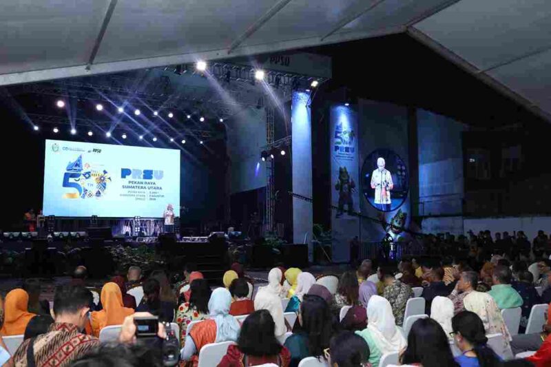 Bupati Asahan menghadiri pembukaan PRSU ke-50 Tahun 2026 di Medan.