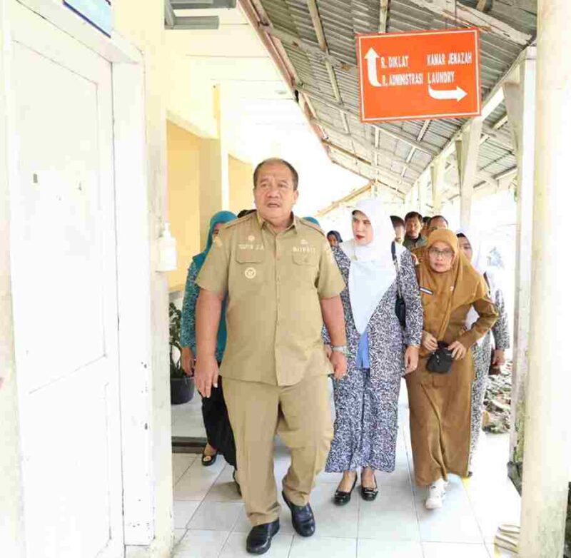 Bupati Asahan menghadiri pelayanan KB Metode Operasi Wanita (MOW) dalam rangka HARGANAS ke-33 Tahun 2026 di RS Sri Pamela Sei Dadap.