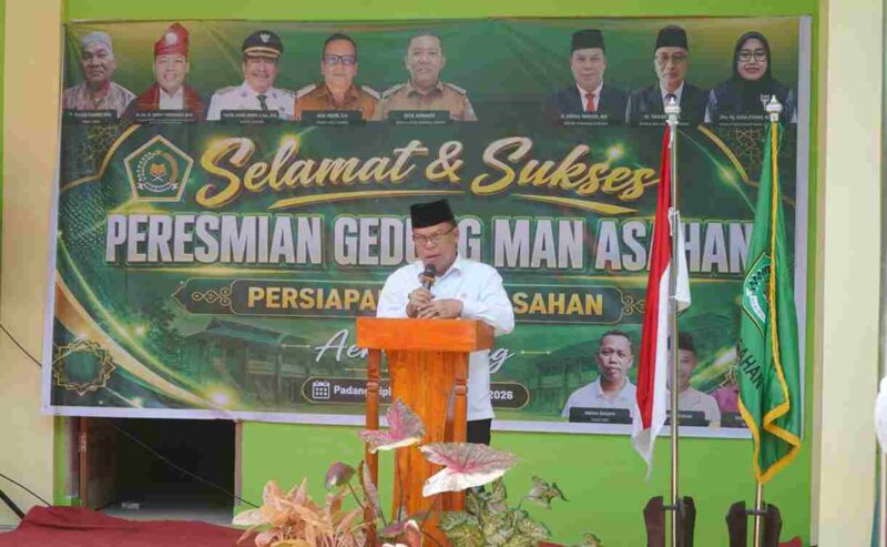 Wakil Bupati Asahan meresmikan Gedung Persiapan MAN 3 Asahan di Aek Ledong