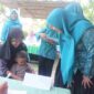 Ketua TP PKK Kabupaten Asahan meninjau Posyandu Gelatik dan dua Posyandu