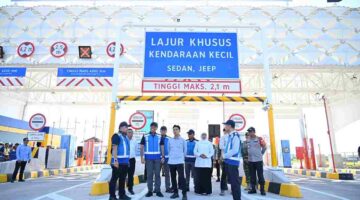 Wapres Gibran meninjau pembangunan Tol Prosiwangi yang telah mencapai 100 persen.