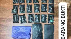 polisi menyita 18 cartridge vape berisi cairan yang diduga mengandung Etomidate, satu plastik berwarna ungu, serta dua unit telepon genggam.