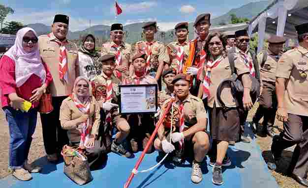 Kontingen Gerakan Pramuka Kabupaten Simalungun meraih predikat Terbaik III pada Jamdasu XI 2026. Bupati Anton Achmad Saragih.
