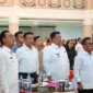 Bupati Samosir Vandiko T. Gultom saat mengikuti salah satu rangkaian mengikuti Rapat Koordinasi Monitoring dan Asistensi Penggunaan Dana Tambahan Transfer ke Daerah (TKD) bagi Pemerintah Kabupaten/Kota se-Sumatera Utara yang berlangsung di Aula Raja Inal Siregar, Kantor Gubernur Sumatera Utara, pada Selasa, 14 Juli 2026.
