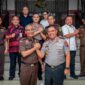 Kapolda Sumatera Utara
Irjen Pol. Whisnu Hermawan Februanto
, melakukan kunjungan silaturahmi ke Kantor
Kejaksaan Tinggi Sumatera Utara
di Jalan Jenderal Besar A.H. Nasution, Medan, pada Rabu, 15 Juli 2026, sebagai upaya memperkuat sinergi antarlembaga penegak hukum di Sumatera Utara.
