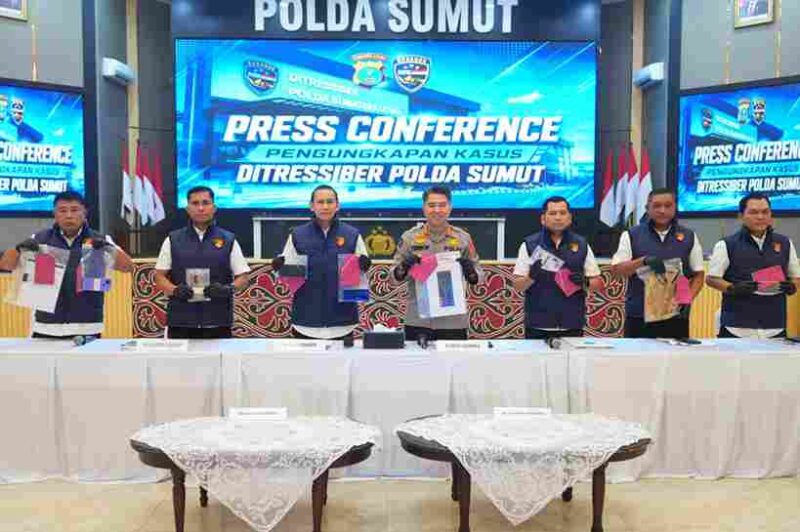 Ditressiber Polda Sumut mengungkap sindikat penipuan lelang mobil online. Empat tersangka ditangkap setelah korban.