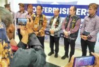 Tim monitoring dipimpin Staf Khusus Menteri Dalam Negeri Bidang Politik dan Media Dr. Kartorius Sinaga, didampingi Sekretaris Direktorat Jenderal (Sesditjen) Bina Keuangan Daerah Dr. Drs. Horas Mourits Panjaitan dan Asisten Kemendagri merangkap Kasubdit Anggaran Keuangan Daerah Wilayah I Fernando H. Siagian, S.STP., M.Si.