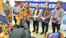 Tim monitoring dipimpin Staf Khusus Menteri Dalam Negeri Bidang Politik dan Media Dr. Kartorius Sinaga, didampingi Sekretaris Direktorat Jenderal (Sesditjen) Bina Keuangan Daerah Dr. Drs. Horas Mourits Panjaitan dan Asisten Kemendagri merangkap Kasubdit Anggaran Keuangan Daerah Wilayah I Fernando H. Siagian, S.STP., M.Si.