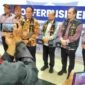 Tim monitoring dipimpin Staf Khusus Menteri Dalam Negeri Bidang Politik dan Media Dr. Kartorius Sinaga, didampingi Sekretaris Direktorat Jenderal (Sesditjen) Bina Keuangan Daerah Dr. Drs. Horas Mourits Panjaitan dan Asisten Kemendagri merangkap Kasubdit Anggaran Keuangan Daerah Wilayah I Fernando H. Siagian, S.STP., M.Si.