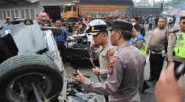 Aparat gabungan dari Polrestabes Medan, Polsek Pancur Batu, dan Direktorat Lalu Lintas Polda Sumatera Utara bergerak cepat menangani kecelakaan beruntun yang melibatkan sembilan kendaraan di Jalan Jamin Ginting Km 44–45, tepatnya di depan Rumah Makan Garuda Grand Hill, Desa Suka Makmur, Kecamatan Sibolangit, pada Jumat (17/7/2026) sekitar pukul 10.30 WIB.