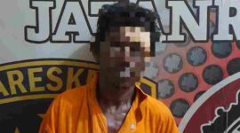 Seorang pria berinisial M.A. (44) yang diduga terlibat dalam perkara dugaan persetubuhan terhadap seorang anak.